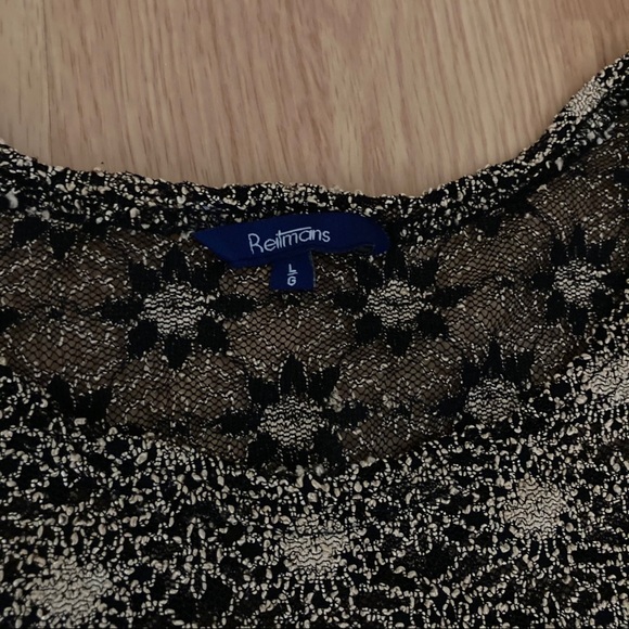 Reitmans mesh t-shirt with a scallop hem - Picture 3 of 4